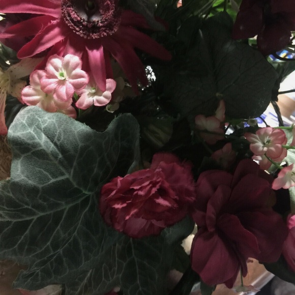 ***SOLD*** Driftwood Birdhouse Late Summer Burgundy Reds Floral Arrangement - Picture 7 of 9